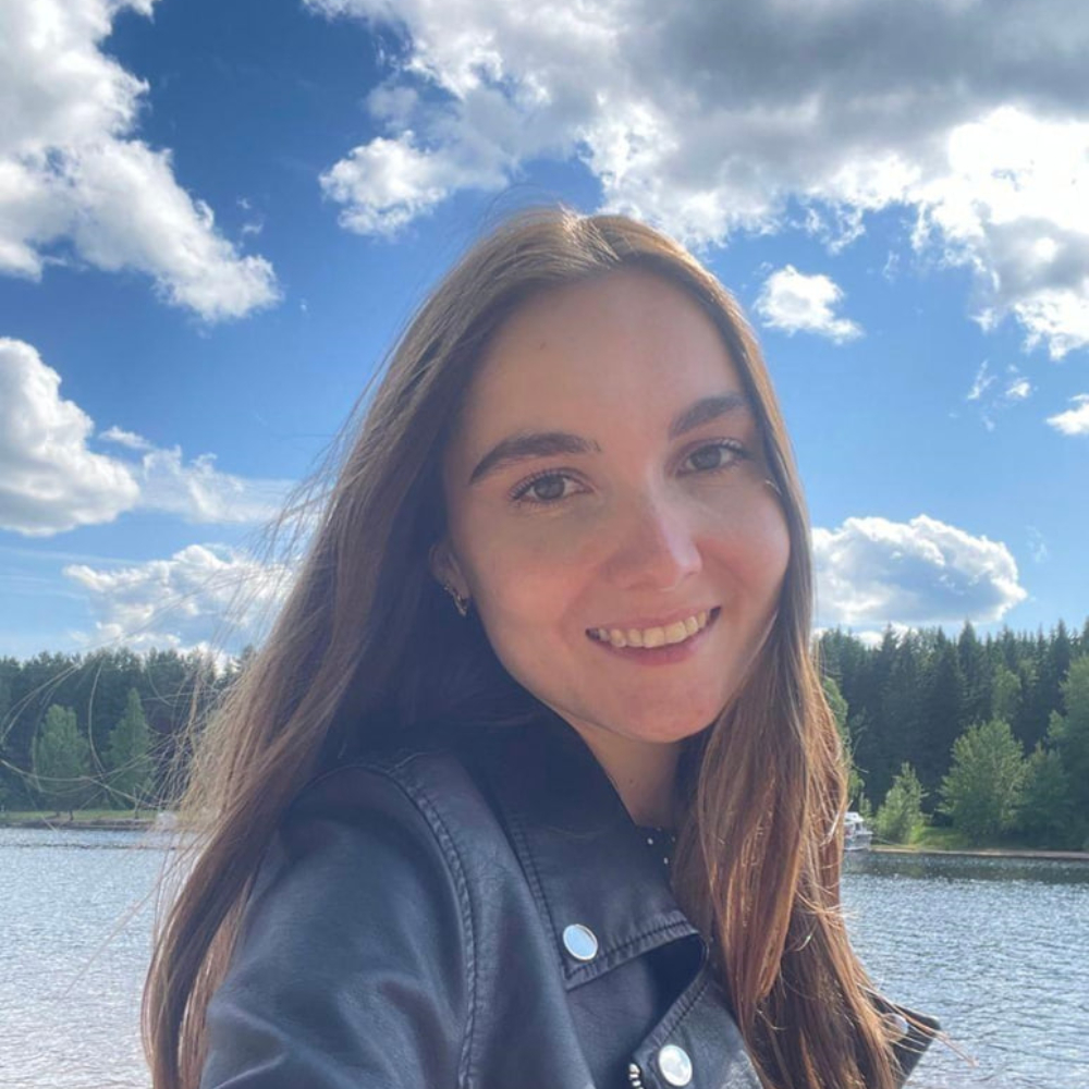 Анна Тихонова