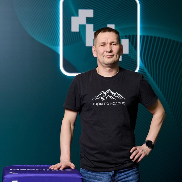 Михаил Хохолков